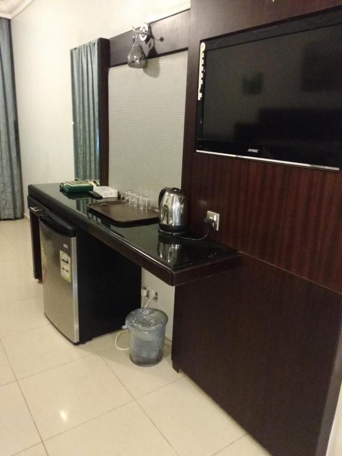 กุลนาร์ ไทบา โฮเต็ล Hotel Medina ภายนอก รูปภาพ